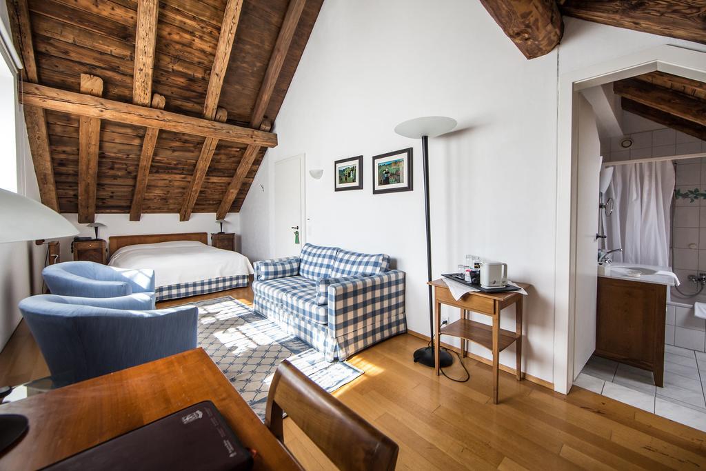 Hotel Restaurant Au Sauvage Fribourg Kamer foto
