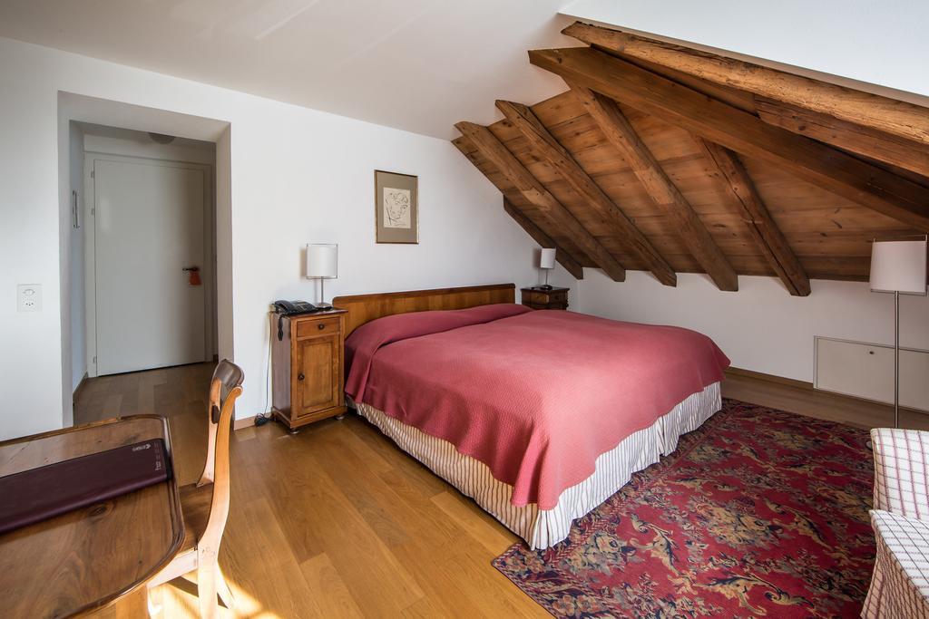Hotel Restaurant Au Sauvage Fribourg Kamer foto