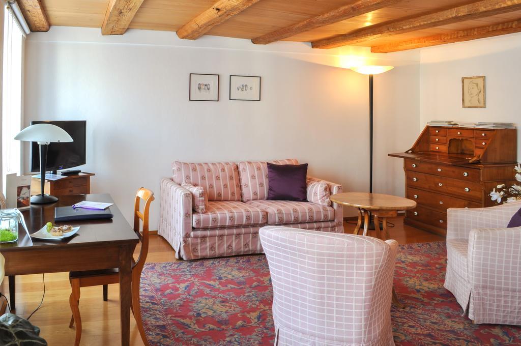 Hotel Restaurant Au Sauvage Fribourg Kamer foto