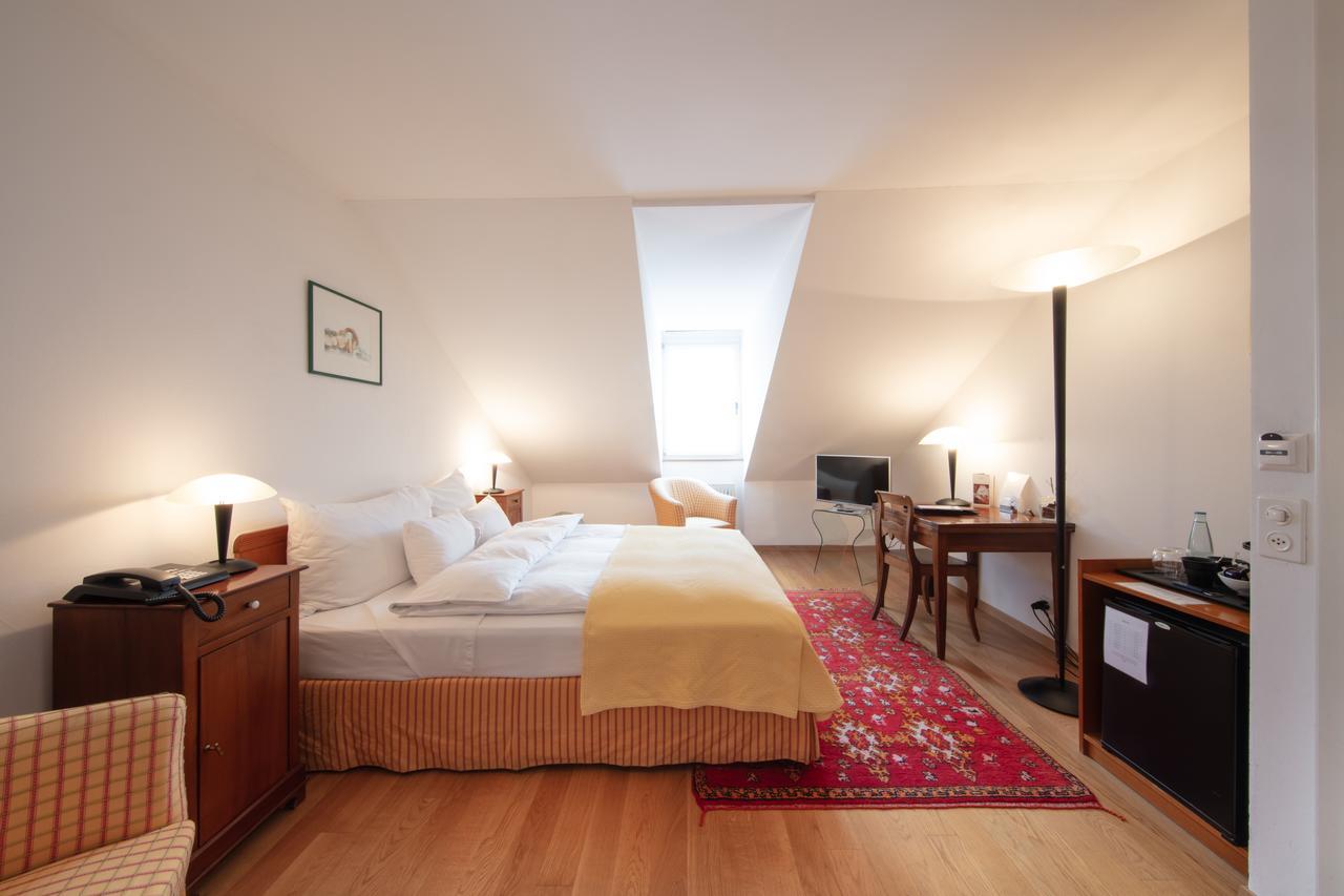 Hotel Restaurant Au Sauvage Fribourg Buitenkant foto